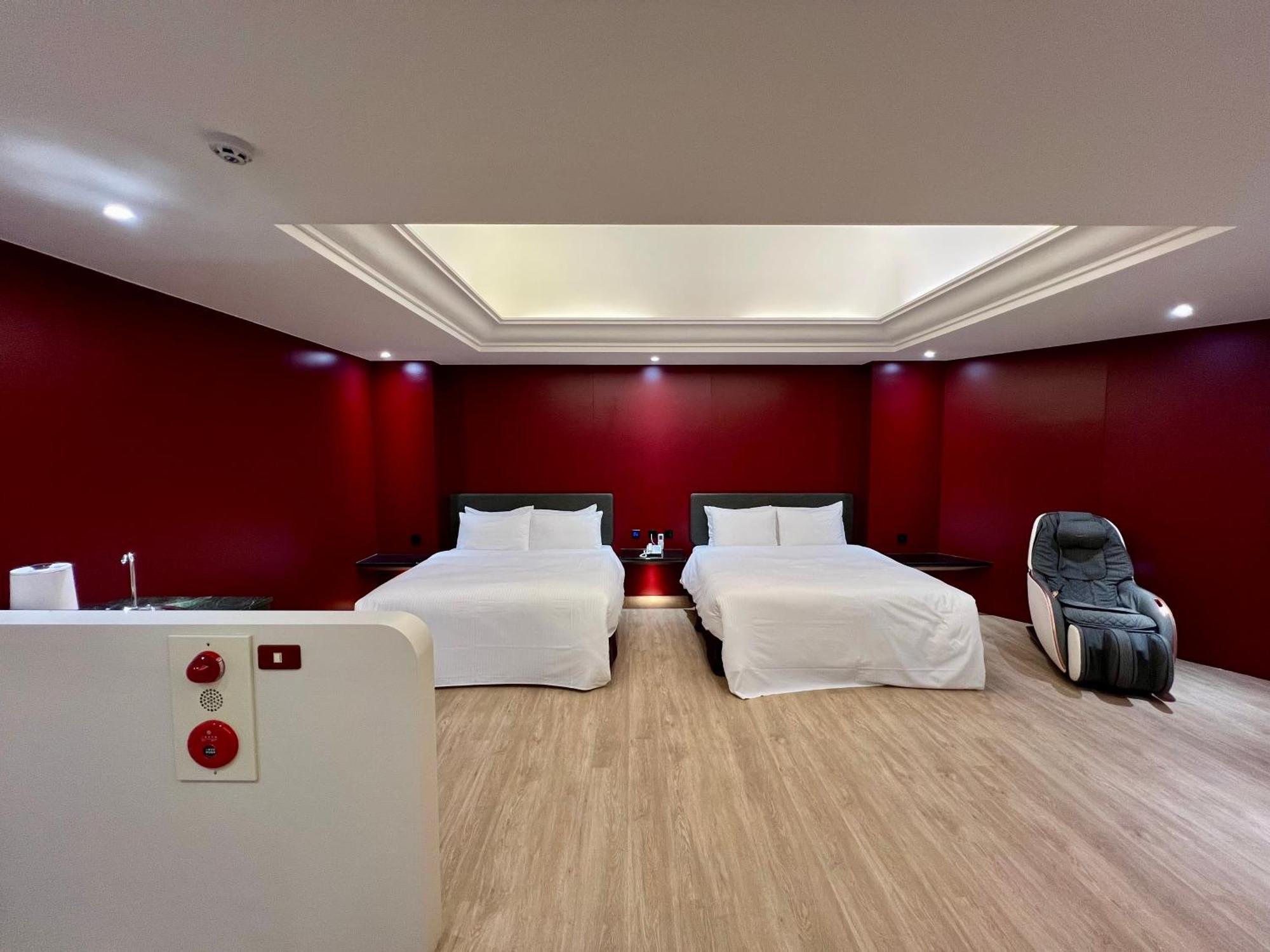 Holiday Motel Tainan Extérieur photo