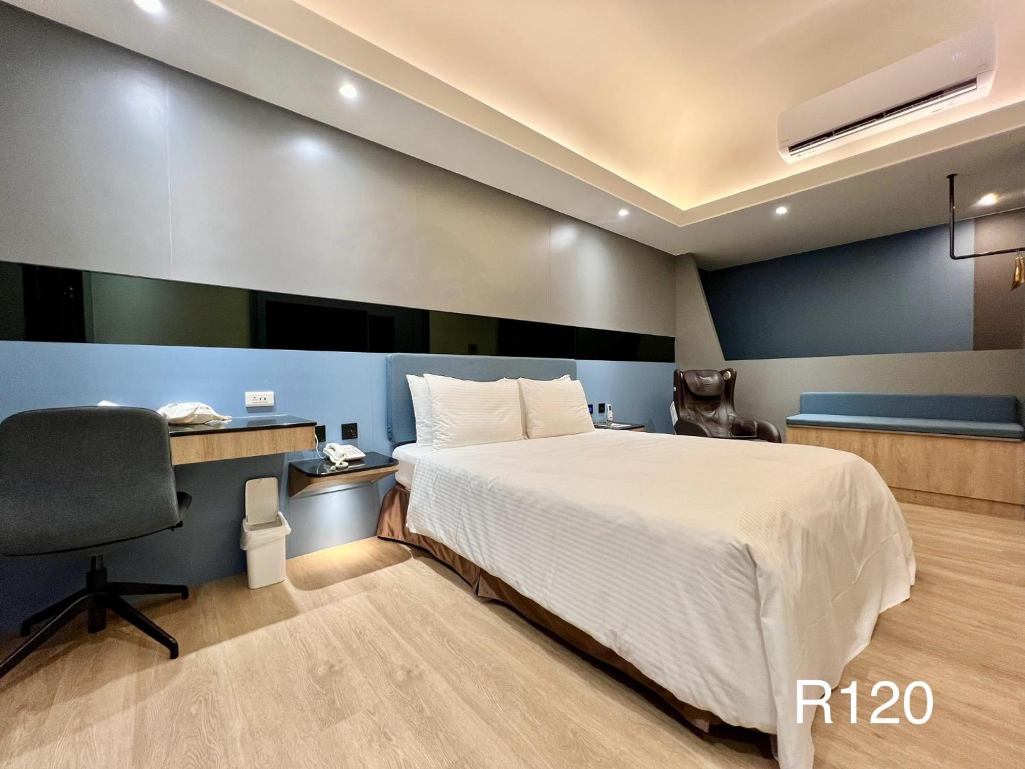 Holiday Motel Tainan Extérieur photo
