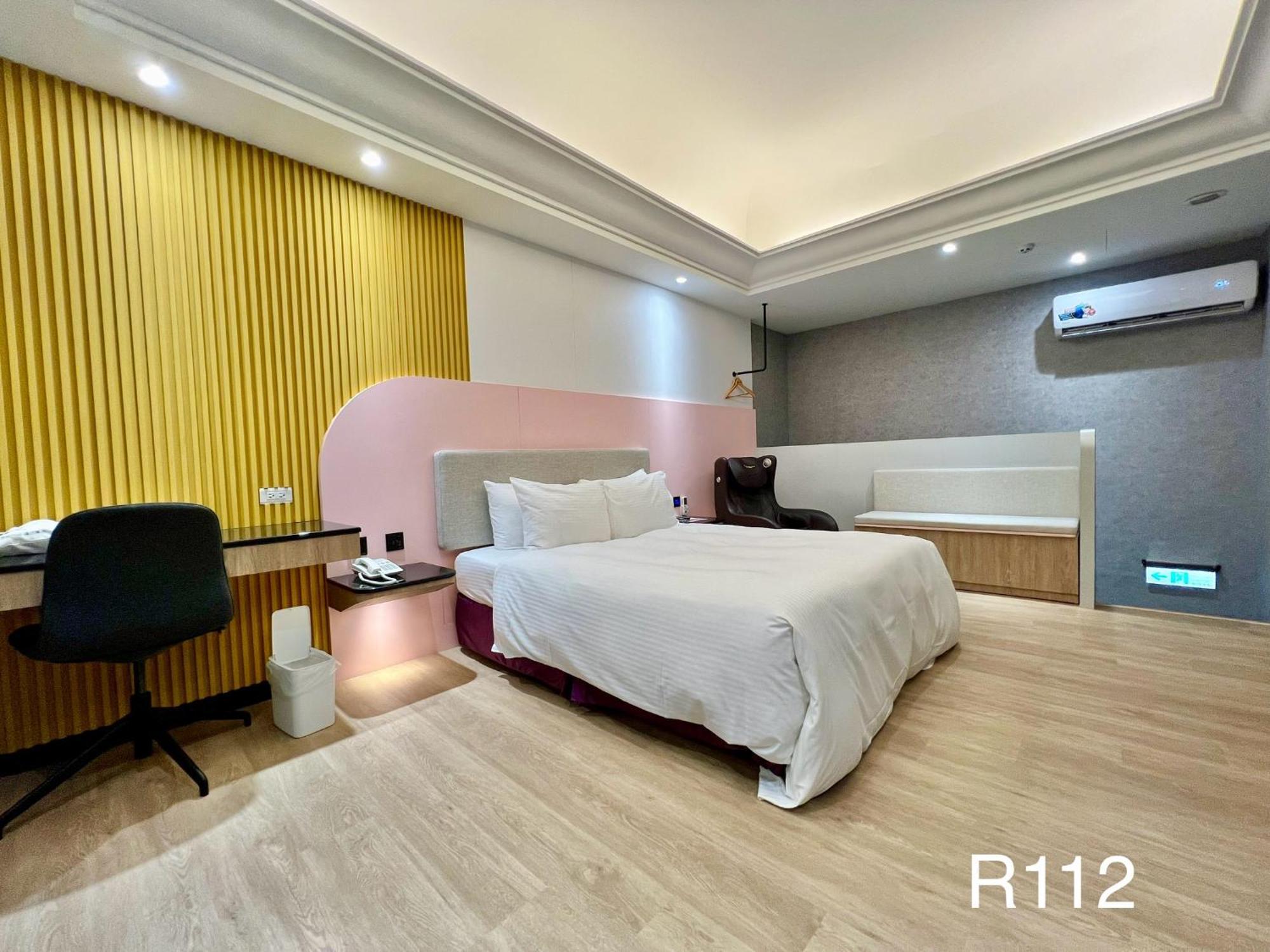 Holiday Motel Tainan Extérieur photo