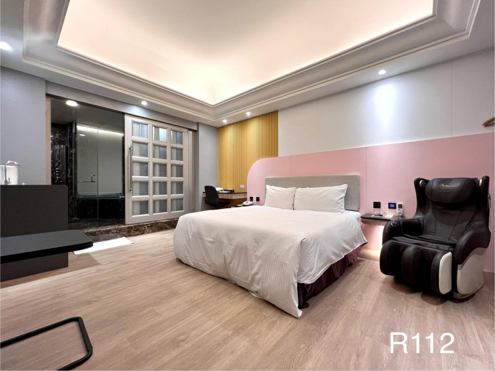 Holiday Motel Tainan Extérieur photo