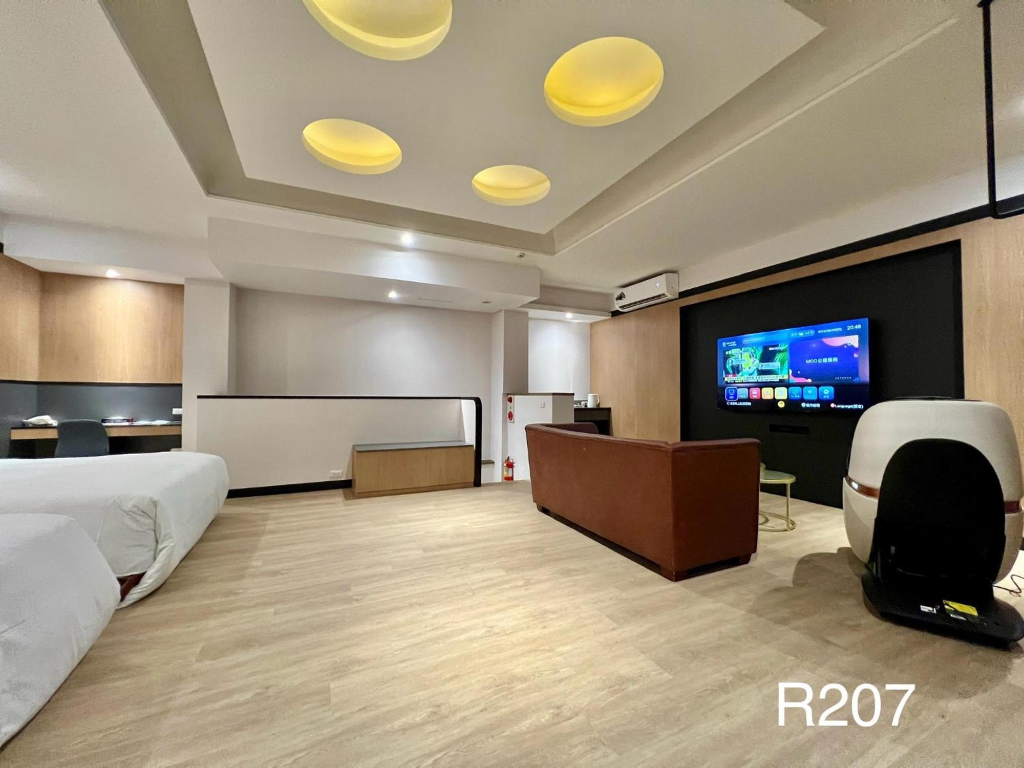 Holiday Motel Tainan Extérieur photo