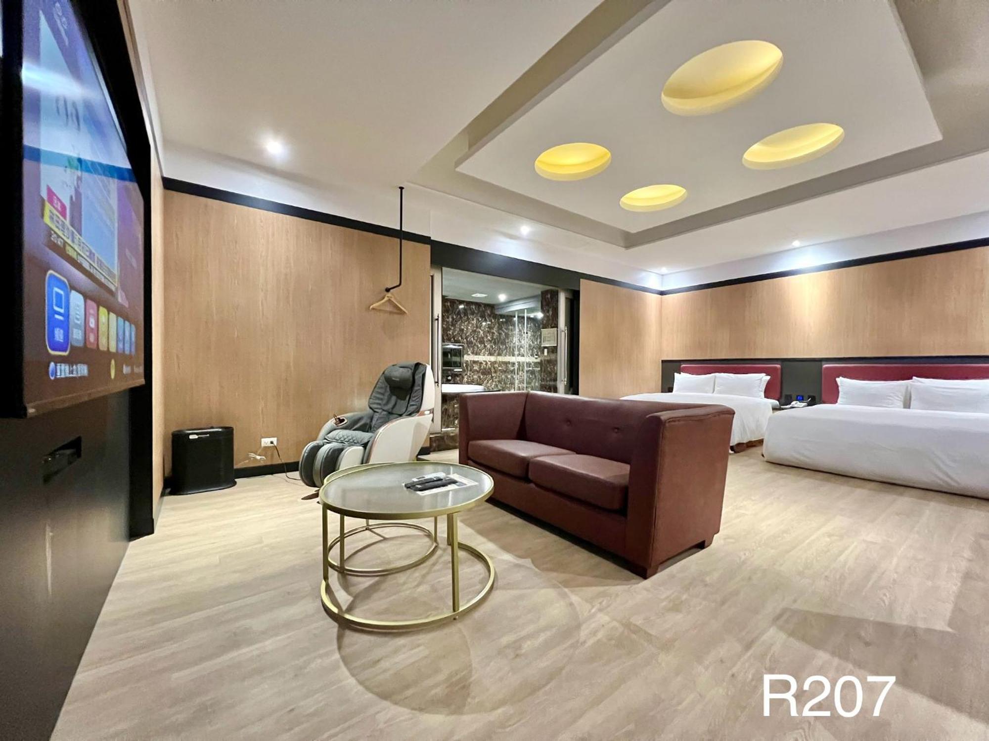 Holiday Motel Tainan Extérieur photo