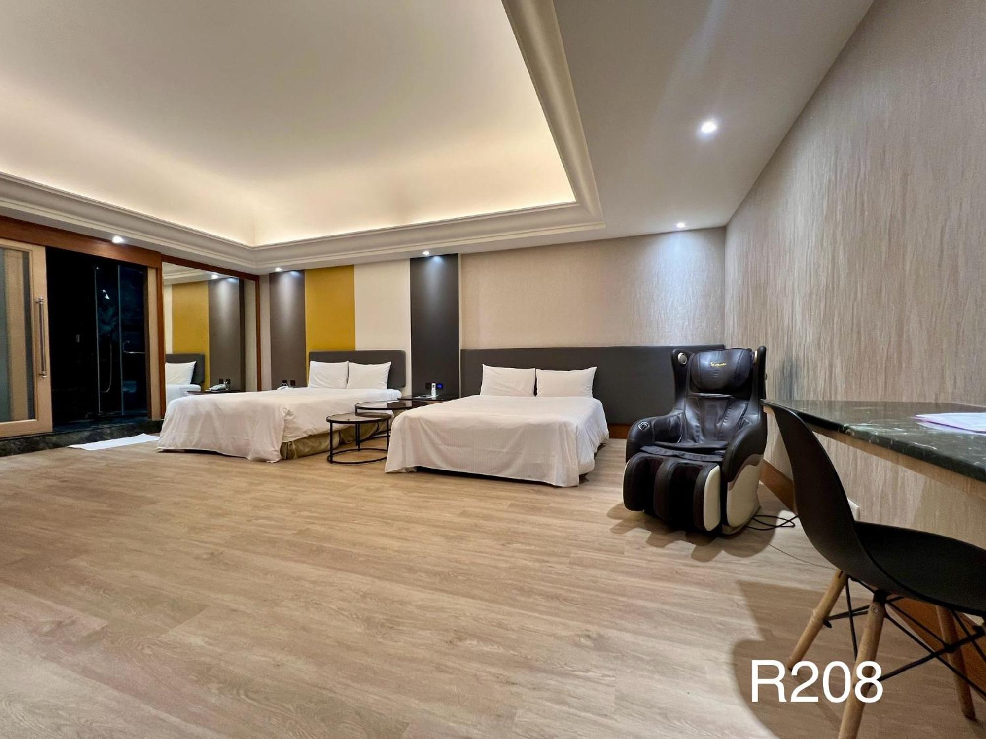 Holiday Motel Tainan Extérieur photo