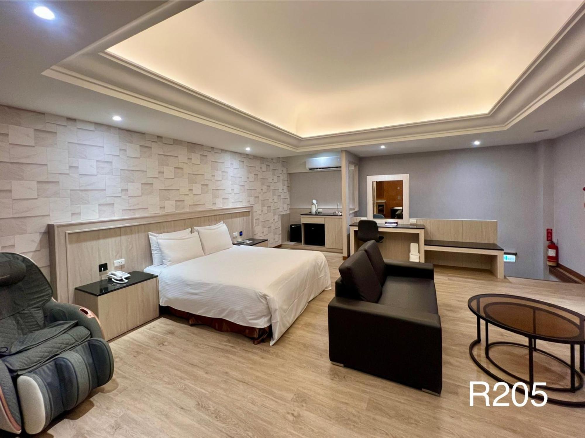 Holiday Motel Tainan Extérieur photo