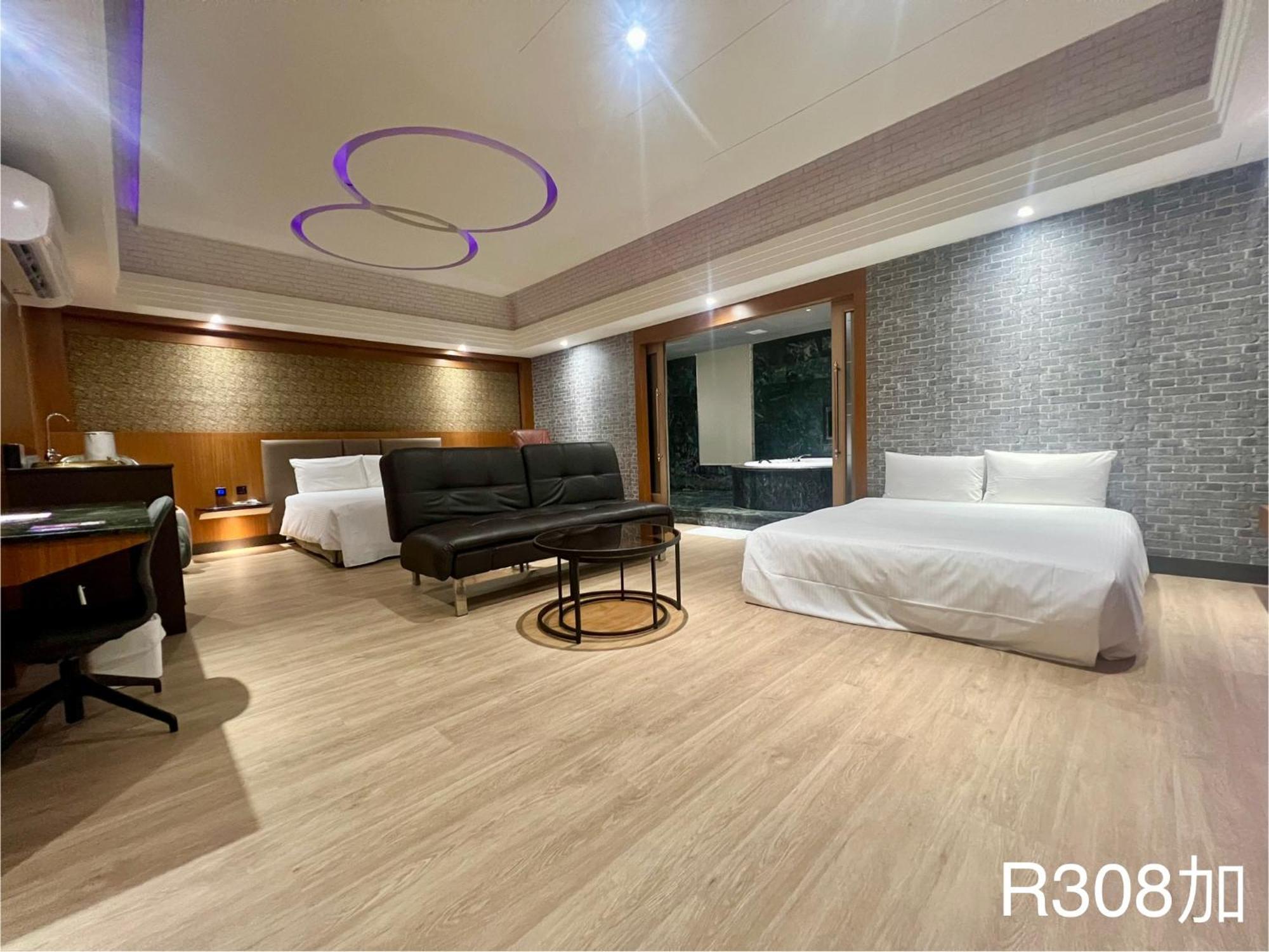 Holiday Motel Tainan Extérieur photo